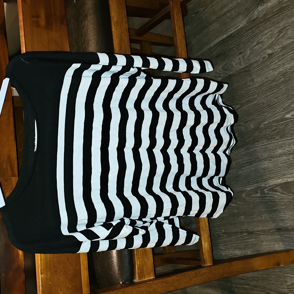 🖤Time and Tru womens black & white 3/4 sleeve top.plus sz 2x🤍.Striped like new